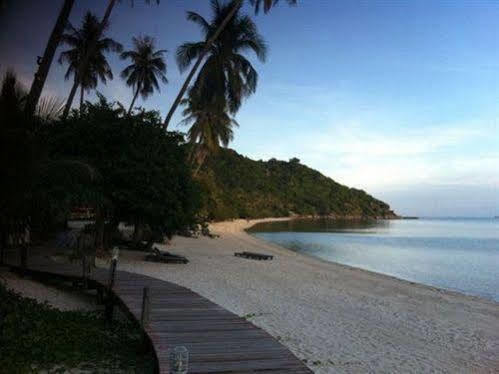 Leela Beach Resort Haad Rin Exterior foto